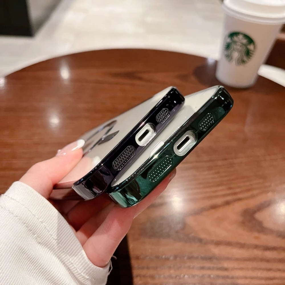 iPhone15 Plus Magnetic Shockproof Case